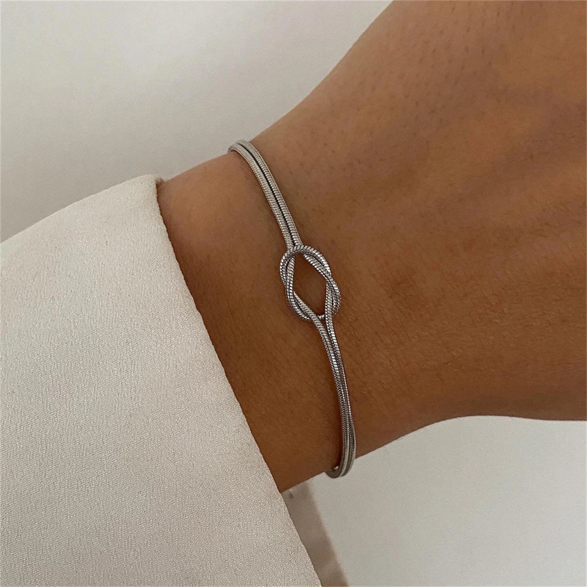 knot chain bracelet - plated with true gold timeless elegance: stainless steel